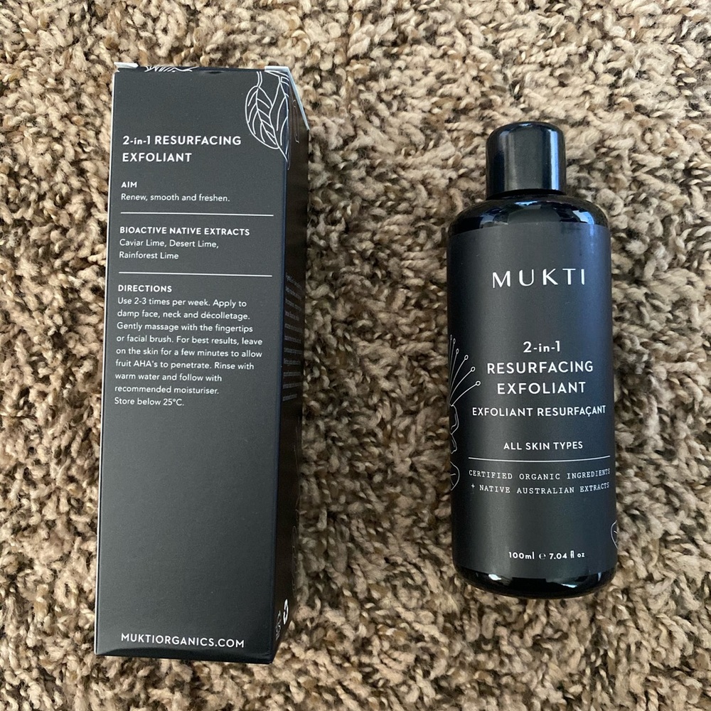 MUKTI 2-in-1 Resurfacing Exfoliant - Picture 3 of 4